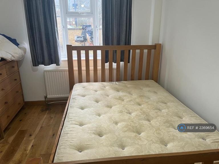 5 bedroom house in Hoylake Road, London, W3 (5 bed) (#2369654)
