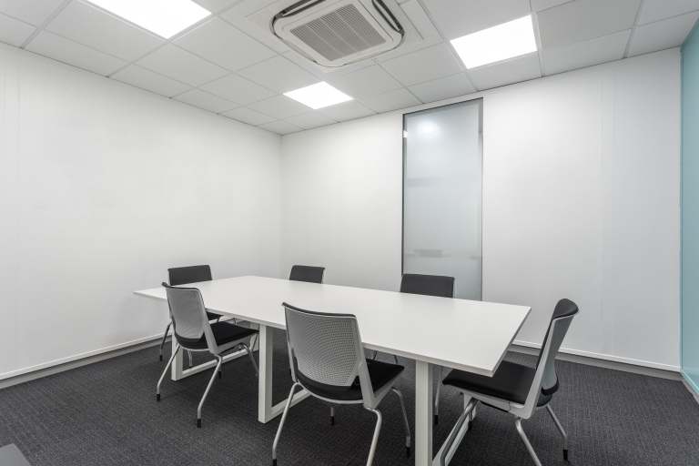 Warrington - WA20XP \ Flexible Office Space with 4 Desks