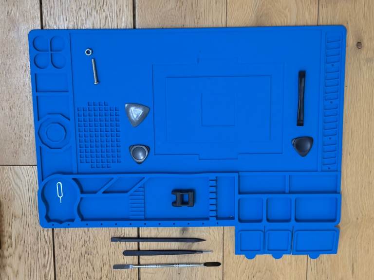 Blue Silicone Repair Mat with Tools – As Good As New