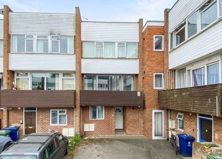 1 bedroom in Horwood Close, Oxford, OX3 Book Online - The Rent Guru {500}