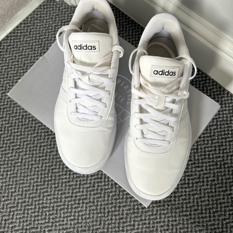 Ladies Adidas Trainers in White. Size 6 in original box only worn 3-4 times  