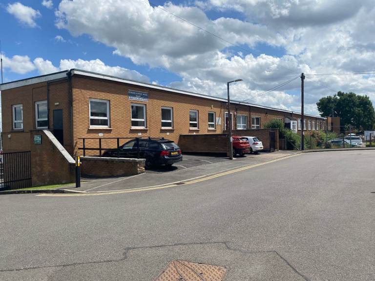 COMMERCIAL UNITS IN HUCKNALL TO RENT