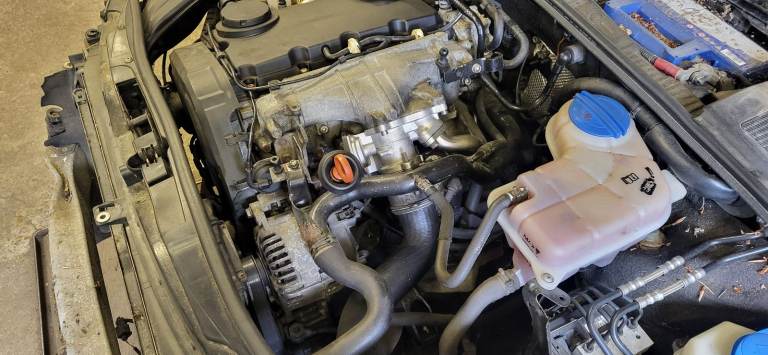 Audi a4 b7 2.0 tdi engine 