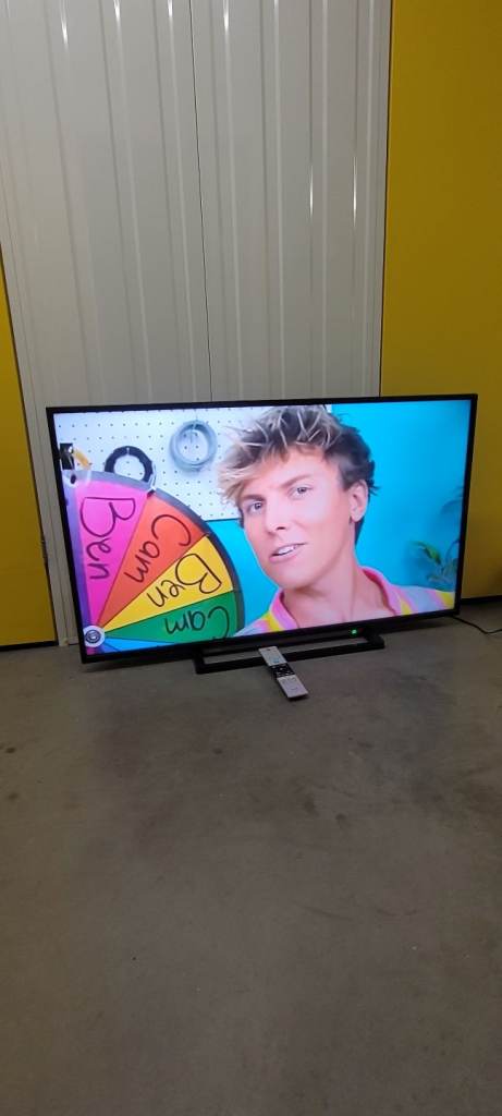 50 Inches Toshiba 4k UHD Smart TV