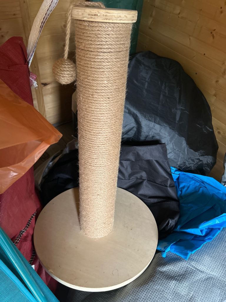 Extra Large Scratch Post 