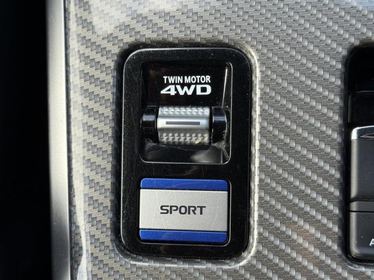 MITSUBISHI OUTLANDER 2.4 h TwinMotor 13.8kWh 4h 2018