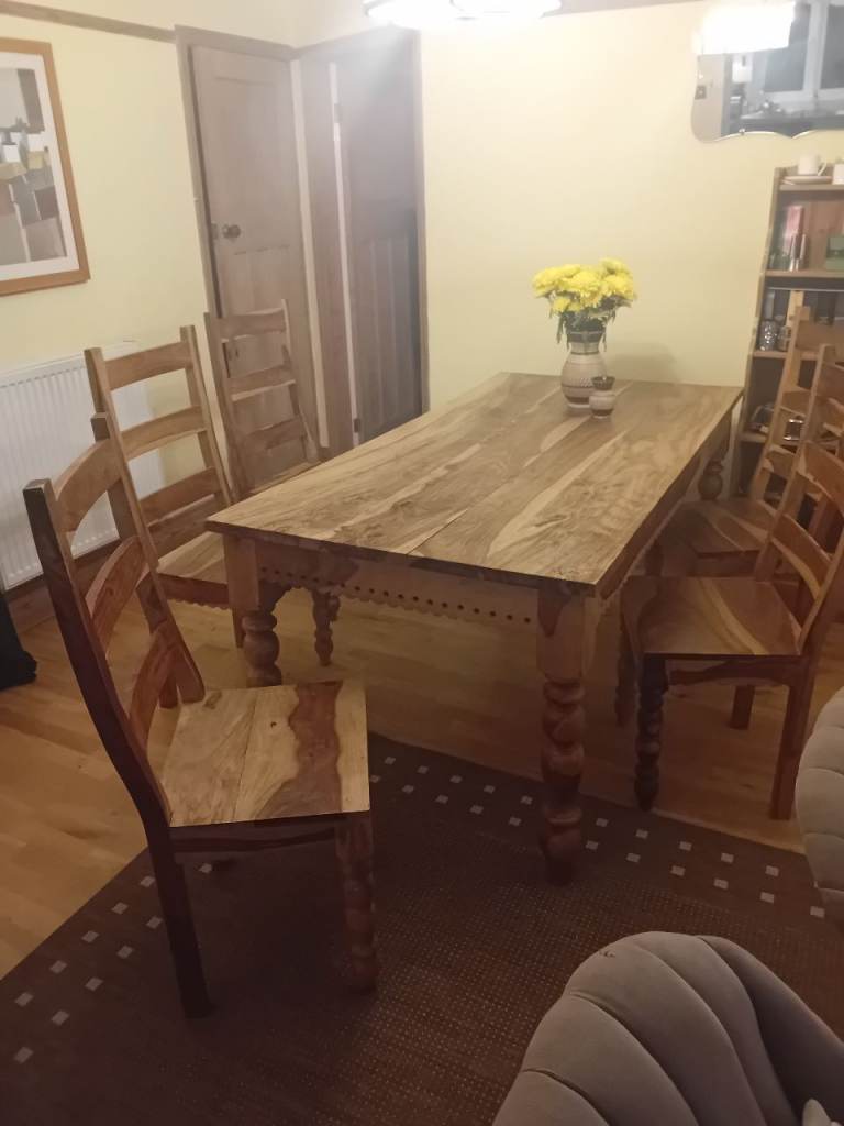 Dining table and 5 chairs
