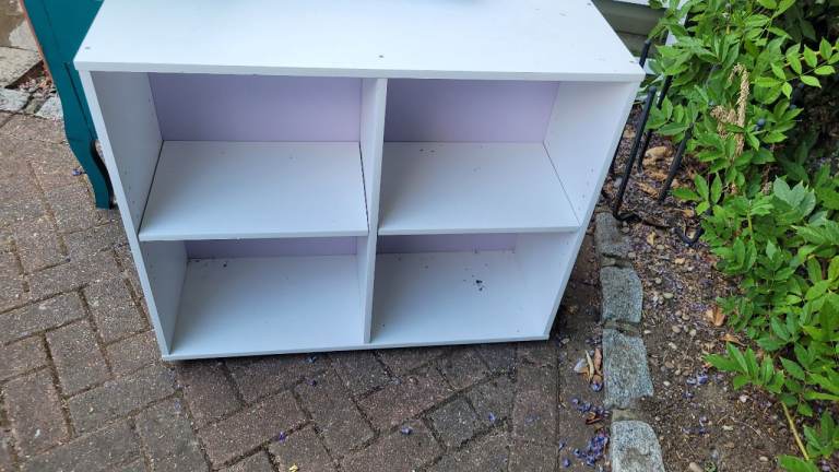 White cube shelving FREE