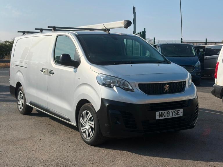 PEUGEOT EXPERT LONG WHEELBASE WITH AIRCON TWIN SIDE DOORS IN SILVER. 7,950+VAT