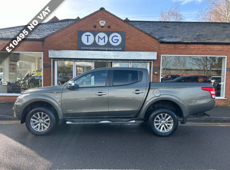 2015 Mitsubishi L200 Double Cab DI-D 178 Titan 4WD PICK UP DIESEL Manual