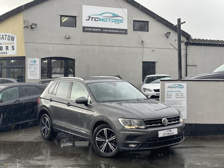 VOLKSWAGEN TIGUAN 2.0 TDi 150 SE Nav 5dr Man, diesel, grey + amazing value 2017