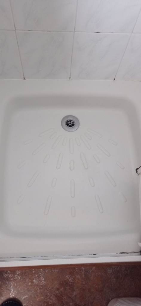 Shower tray