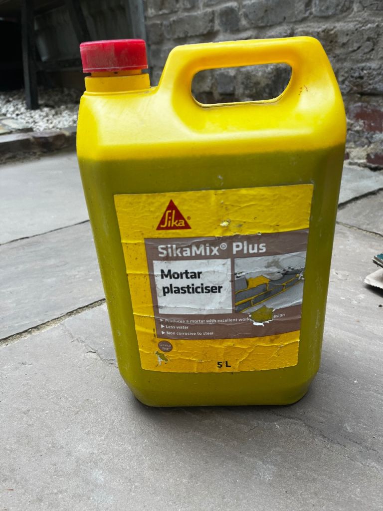 Almost full tub of SilkaMix Plus Mortar plasticiser (5L)