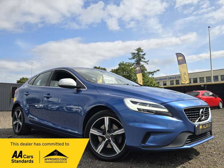 2018 Volvo V40 T2 [122] R DESIGN Nav Plus 5dr HATCHBACK Petrol Manual