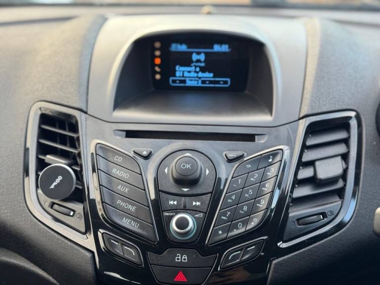 2013 Ford Fiesta 1.6 Zetec 5dr Powershift HATCHBACK PETROL Automatic