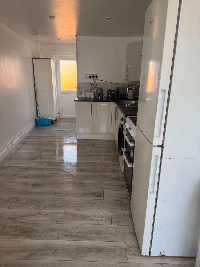 Open plan studio for rent all bills included 