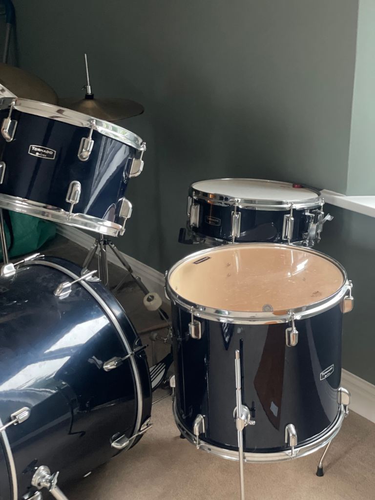 Drum kit 