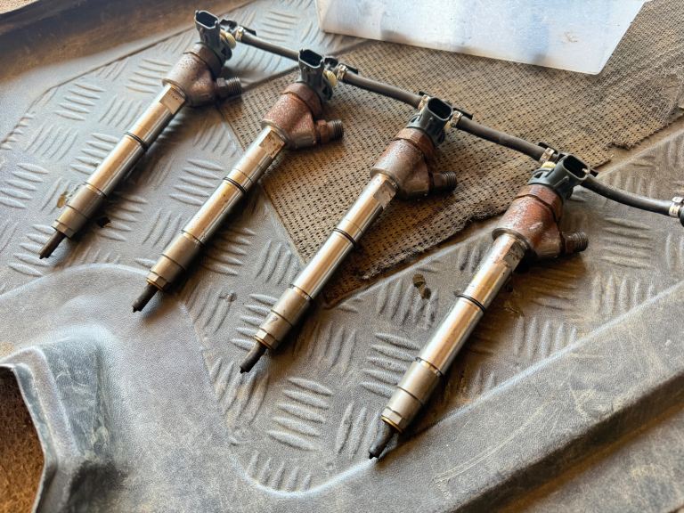 KIA Sportage 2016-20 Diesel fuel injectors 4 X  0445110582 