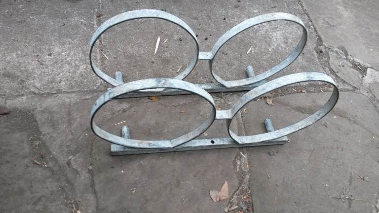 bucket agricutural farm bucket brackets for plantes. wall hangs brackets galvanised 