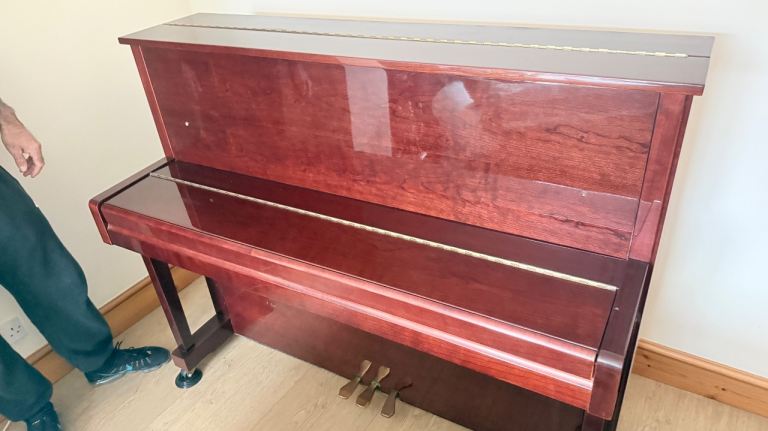 Mahogany Polyester Upright Piano U-19ST – , Serviced, Like New FREE DEL FREE STOOL 