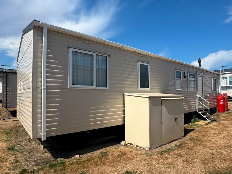 Willerby Lymington 2017 static caravan sited at New Beach, Dymchurch, Kent