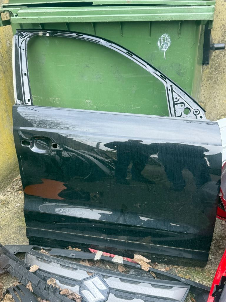 Audi Q7 door