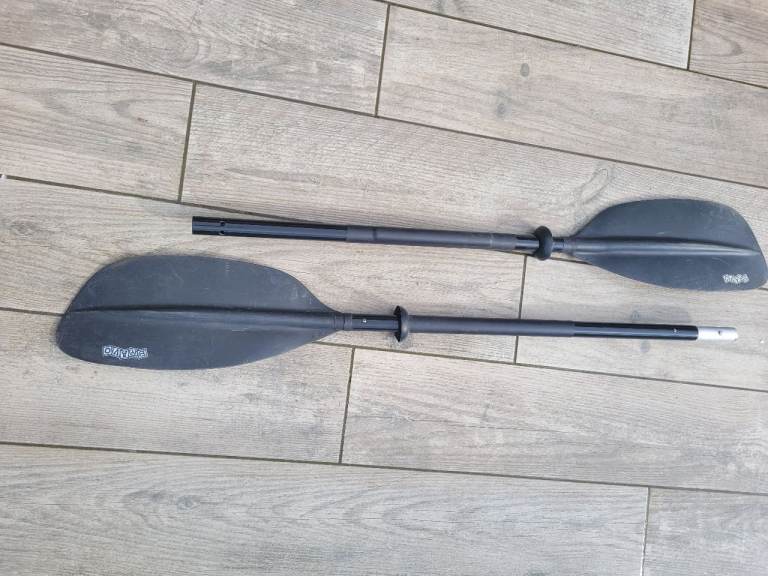 Bravo 2200mm glass fibre two peice paddle