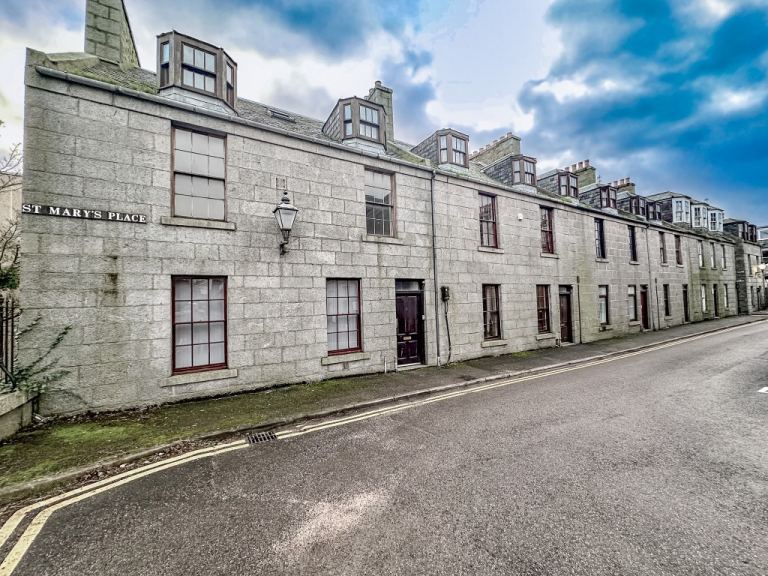 2 bedroom flat in St Marys Place, City Centre, Aberdeen, AB11 6HL