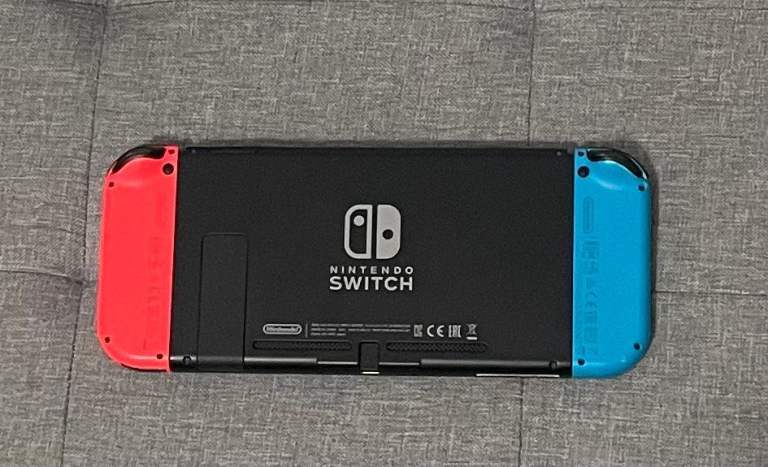 🎮 Nintendo Switch Bundle  + 4 Games (Mario, Pokémon, Minecraft) + Case – Excellent Condition