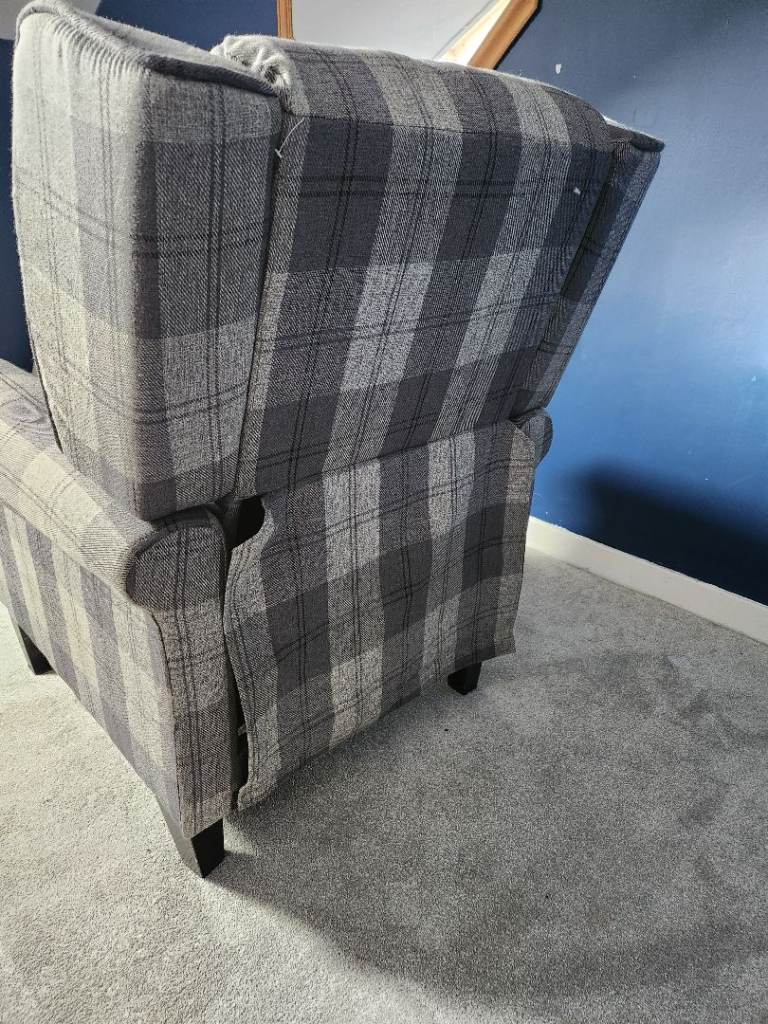 Reclining armchair