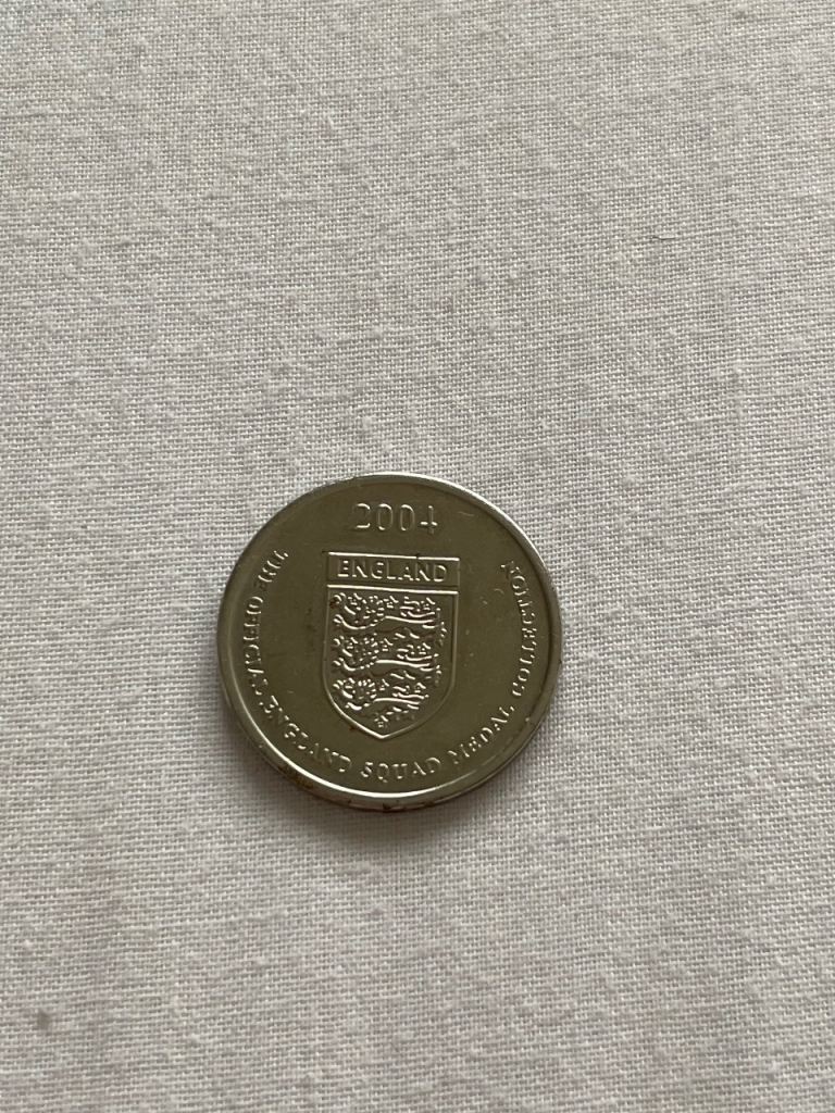 2004 england football collectable medal
