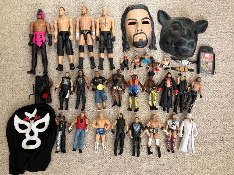 WWE wrestling figures bundle