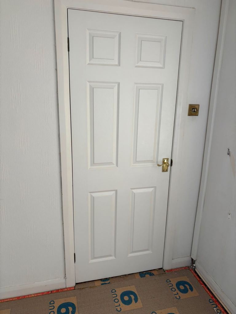 White internal doors x5