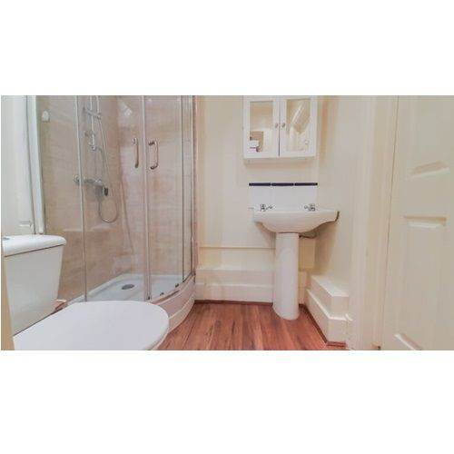 Double En-Suite Room on Holland Road, Kensington Olympia/Shepherds Bush, W18 8BB *Bills Inc*
