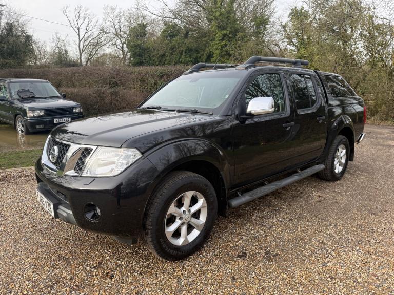 2015 Nissan Navara Double Cab Pick Up Tekna 2.5dCi 190 4WD PICK UP Diesel Manual