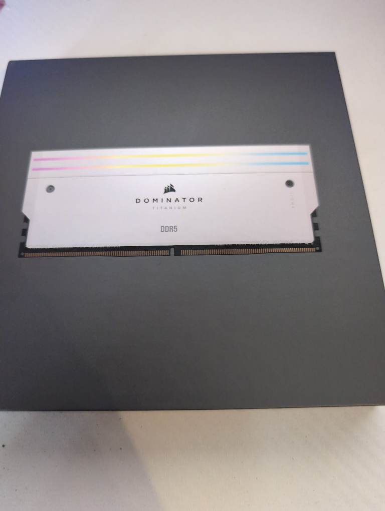 CORSAIR DOMINATOR Titanium RGB White 32GB 7200MHz DDR5 Memory Ki