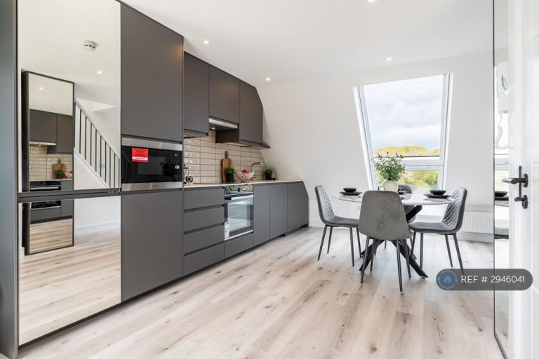 1 bedroom in Brook View, Grange Park, Northampton, NN4 (#2946041)