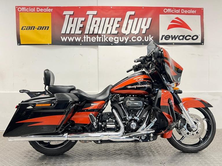 2017 Harley-Davidson Street Glide CVO 