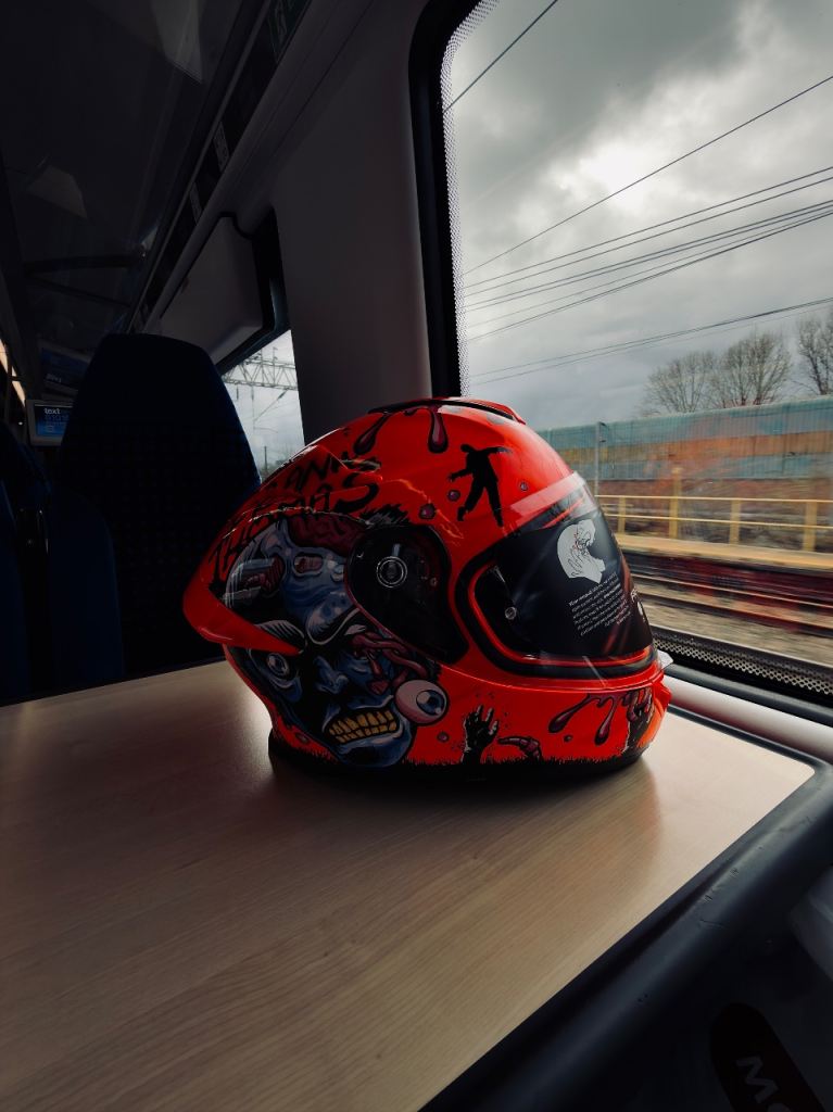 Sport motorcycle helmet Frank Thomas zombie L57-58