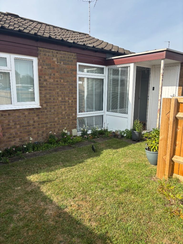 1 bedroom detached bungalow in Stoke mandeville 