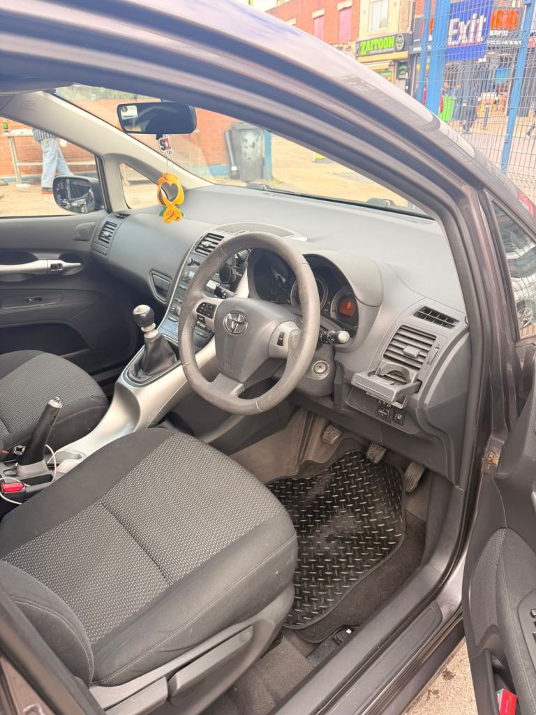 Toyota, AURIS, Hatchback, 2010, Manual, 1364 (cc), 5 doors
