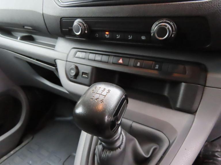 2021 Vauxhall Vivaro 2700 1.5d 100PS Edition H1 Van PANEL VAN DIESEL Manual