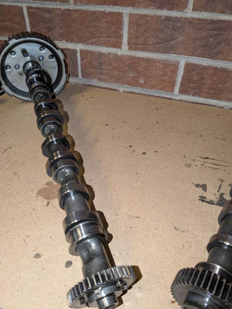 1.6 TDI cam shafts and casing 