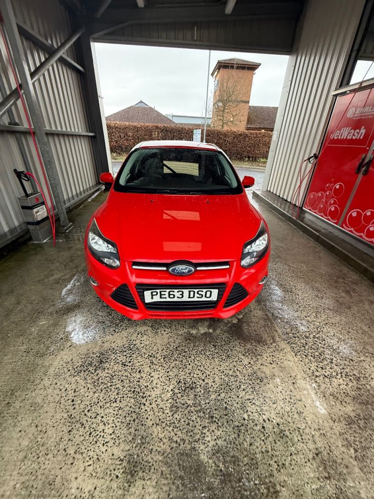 Ford Focus Zetec (2013) 1.0T EcoBoost Zetec Hatchback 5dr Petrol Manual Euro 5 (s/s) (100 ps)