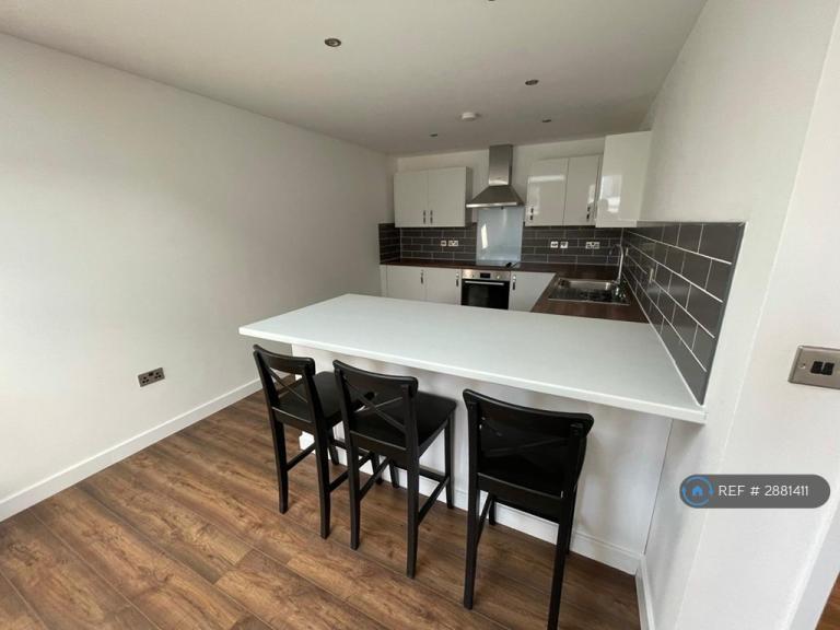 2 bedroom flat in Queens Road, Coventry, CV1 (2 bed) (#2881411)