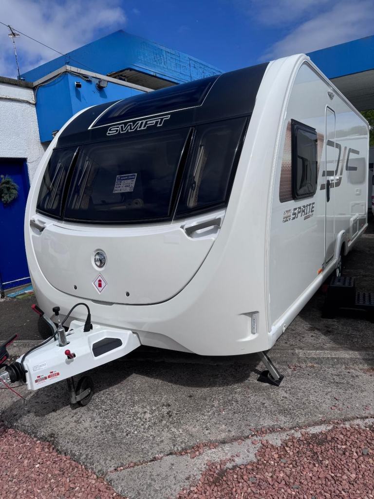 Swift Super Major SB, Yr.2021, Fixed Island Bed, mover, air awning 