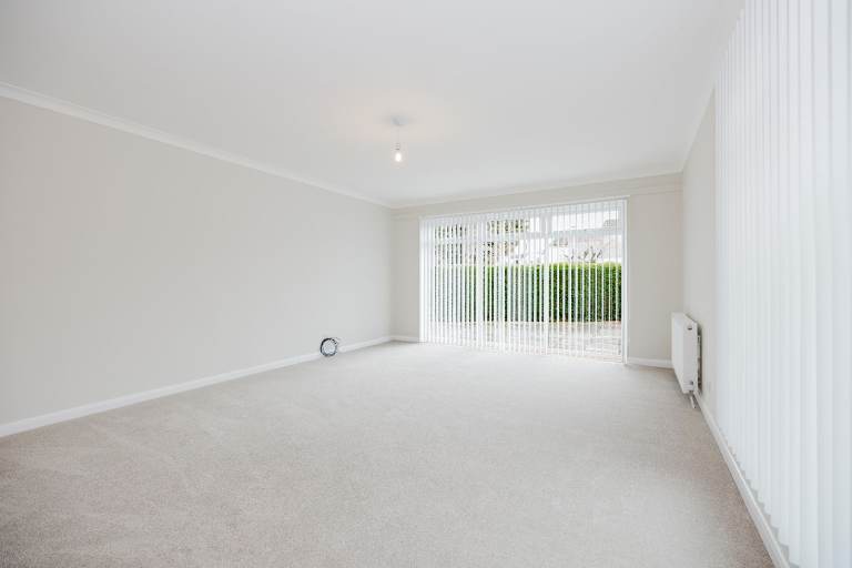 Fantastic, 4 bedroom semi-detached property in Cramond Bridge – available immediately