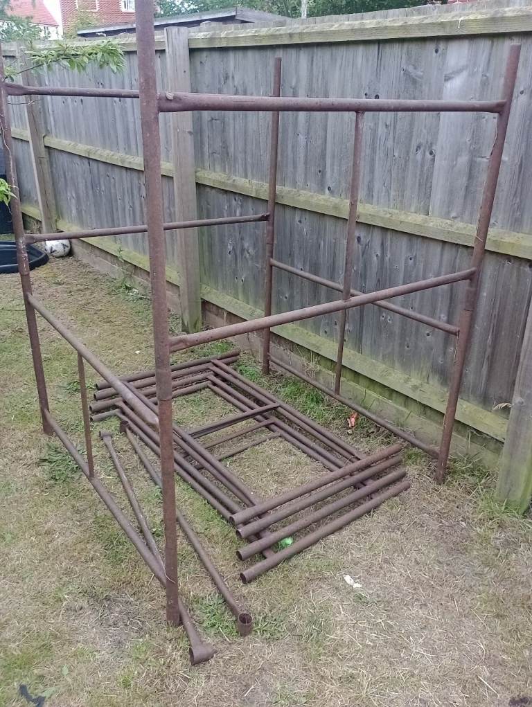 Scaffold tower 