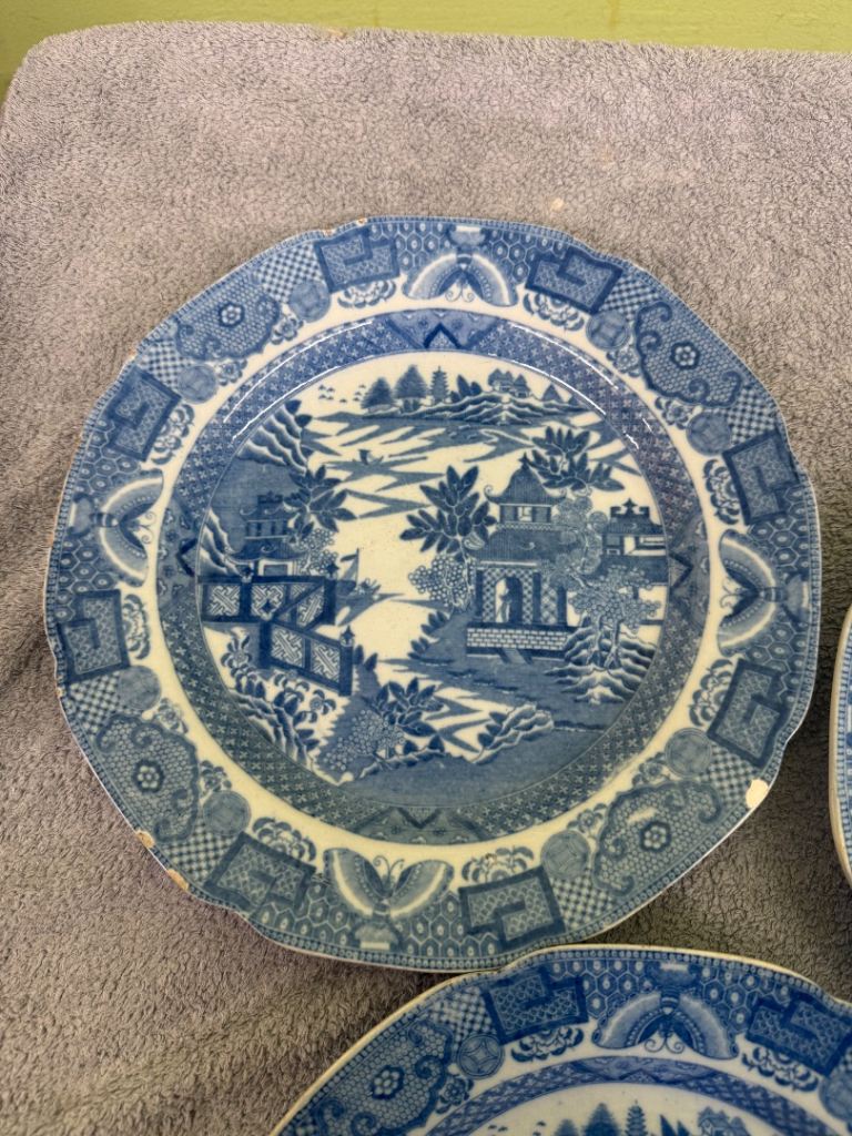 Vintage Blue & White Pagoda Plates – Set of 3 – £12.50, £12.00 for Sale