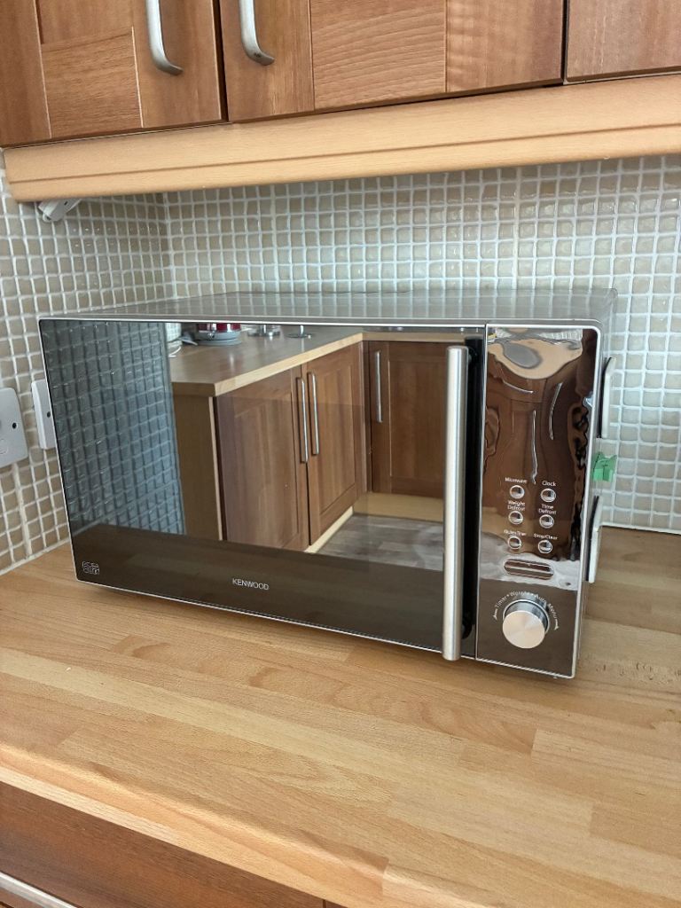 Kenwood Silver Microwave Oven – Good Condition